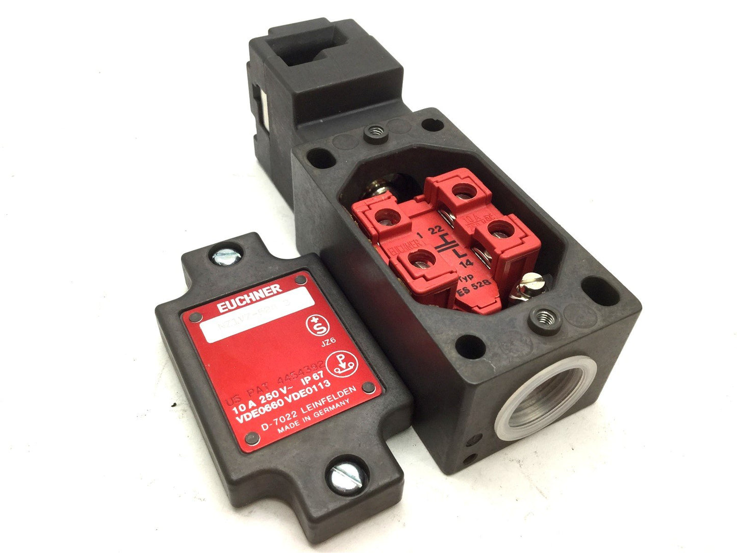 New Euchner NZ1VZ-528-B Safety Interlock Switch, 1 NC 1 NO Contact, 10A 250VAC