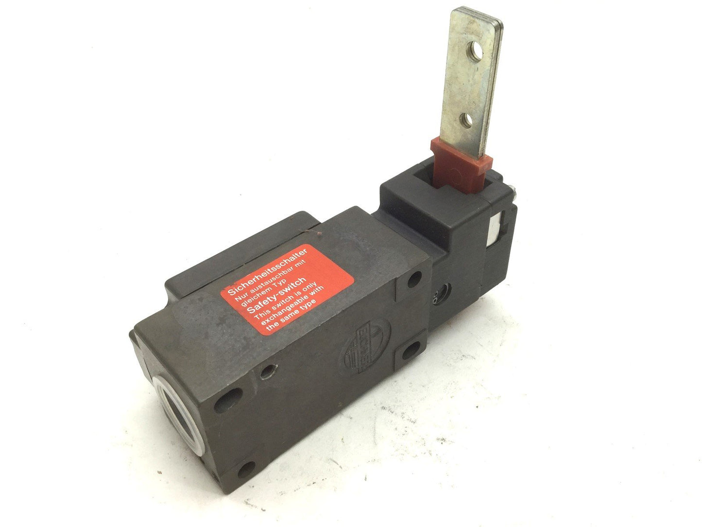 New Euchner NZ1VZ-528-A Safety Interlock Switch, 1 NC 1 NO Contact, 10A 250VAC