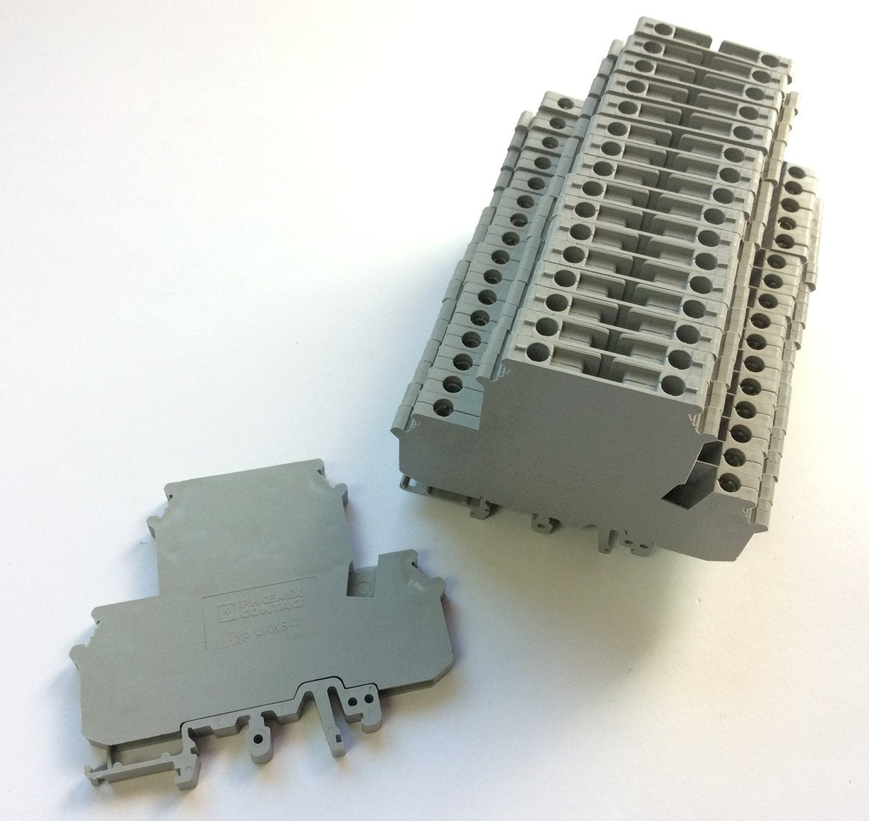 Used Lot of 17 Phoenix Contact Typ UKK5-T Disconnect Terminal Block 300V 15A 24-12AWG