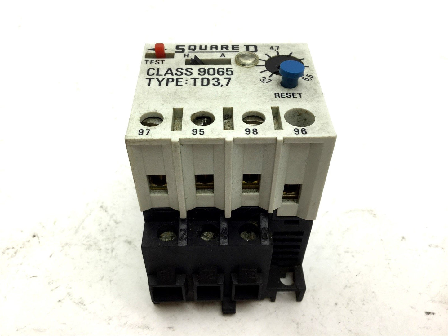 Used Square D TD3,7 Overload Relay, Amperage Range: 3.7-5.5A, Contacts: 240-600VAC