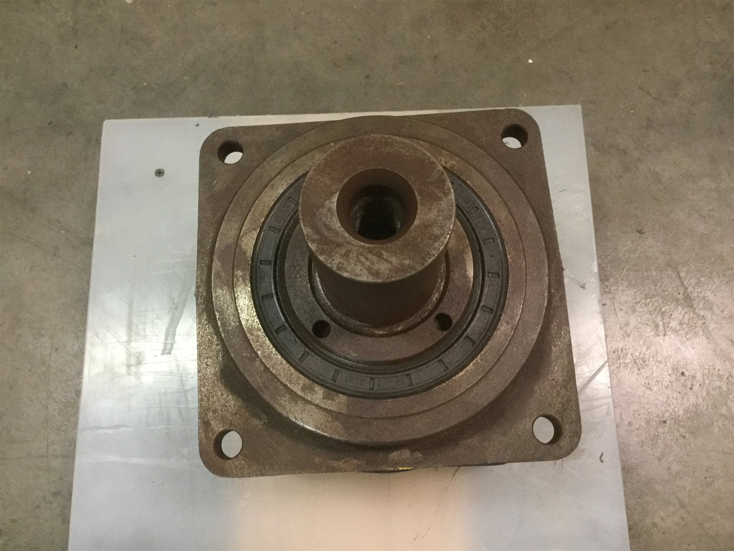 Used Alpha Getriebebau SP 180-MC1-10-071-000 Planetary Gear Head Speed Reducer 10:1