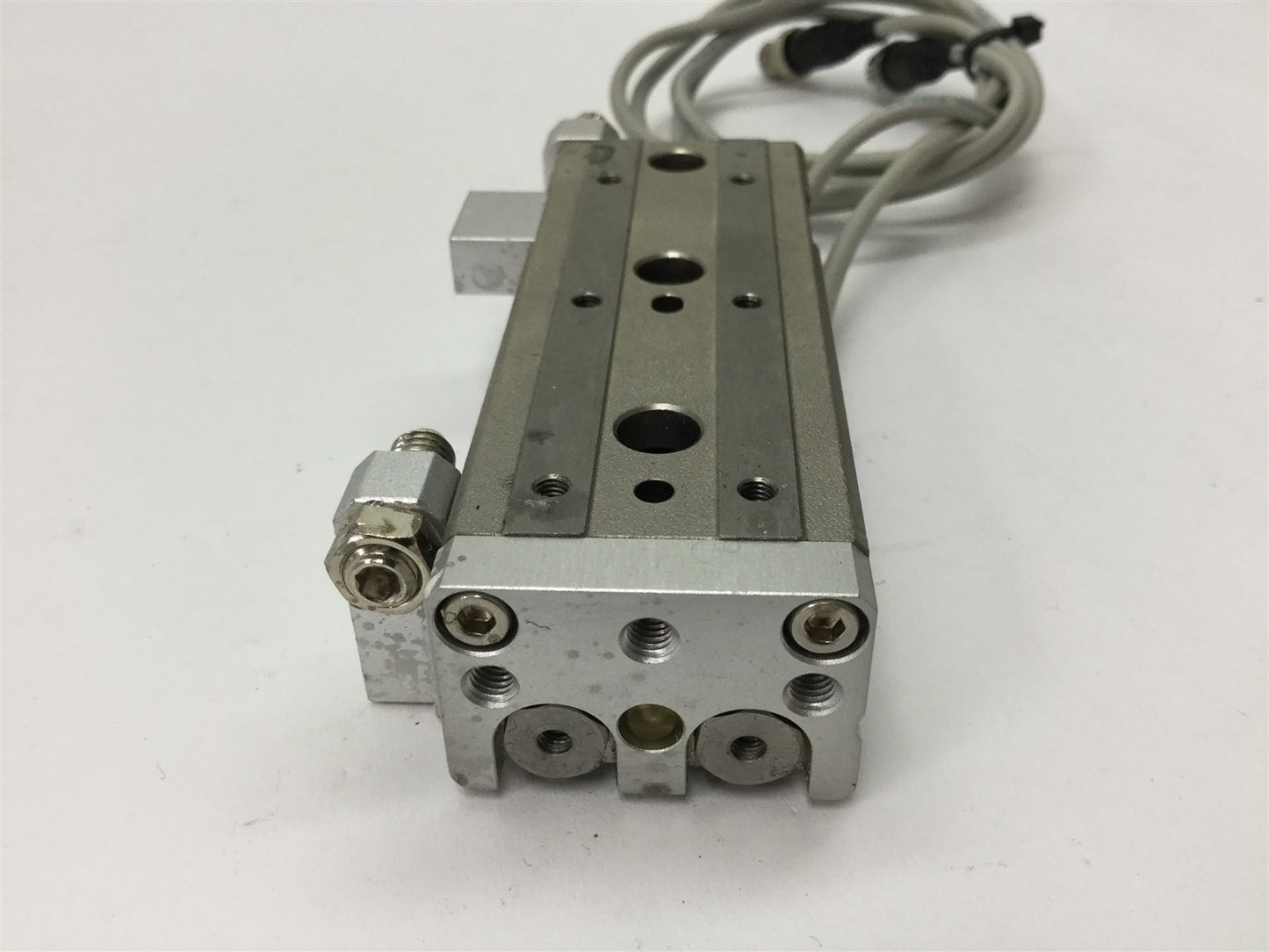 Used SMC MXQ8-40 Pneumatic Slide Table, Stroke: 40mm, Bore: 8mm, W/ 2x D-M9P Sensors