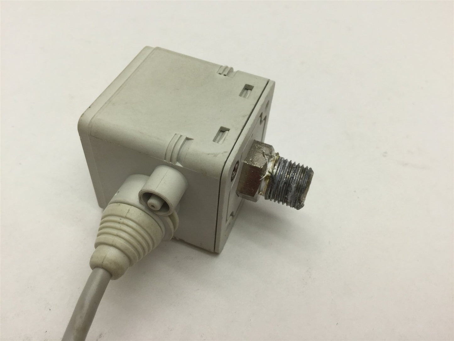 Used SMC ZSE40-01-62L Vacuum Pressure Switch, 10 to -101.3kPa, Voltage: 12-24VDC