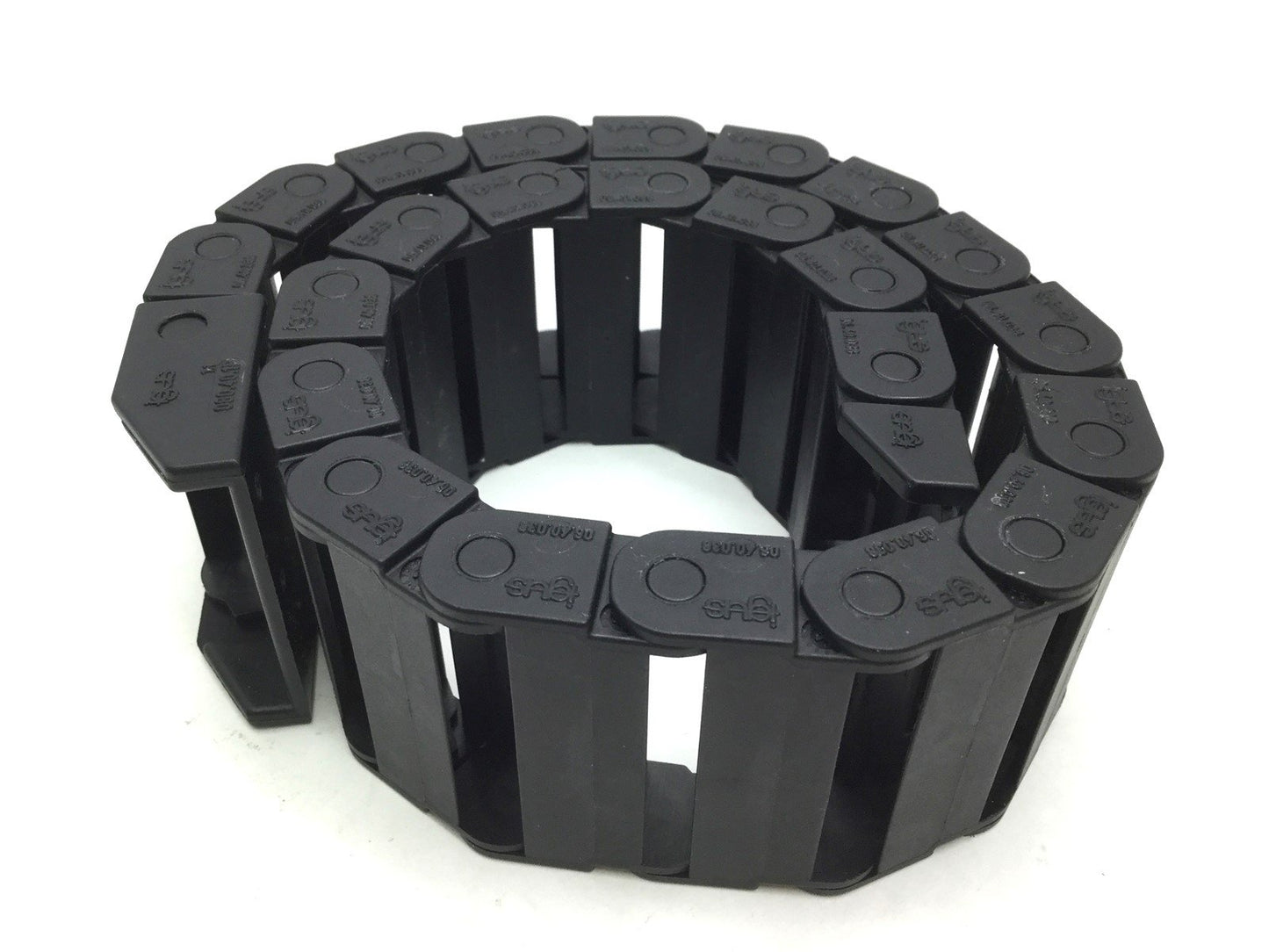 Used Igus 06.40.038 Cable Carrier/Energy Chain, W: 1.8", H: 0.6", L: 18.75"