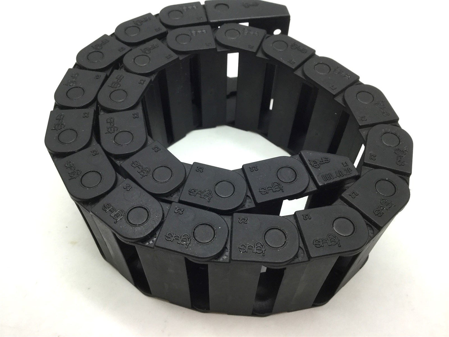 Used Igus 06.40.038 Cable Carrier/Energy Chain, W: 1.8", H: 0.6", L: 18.75"