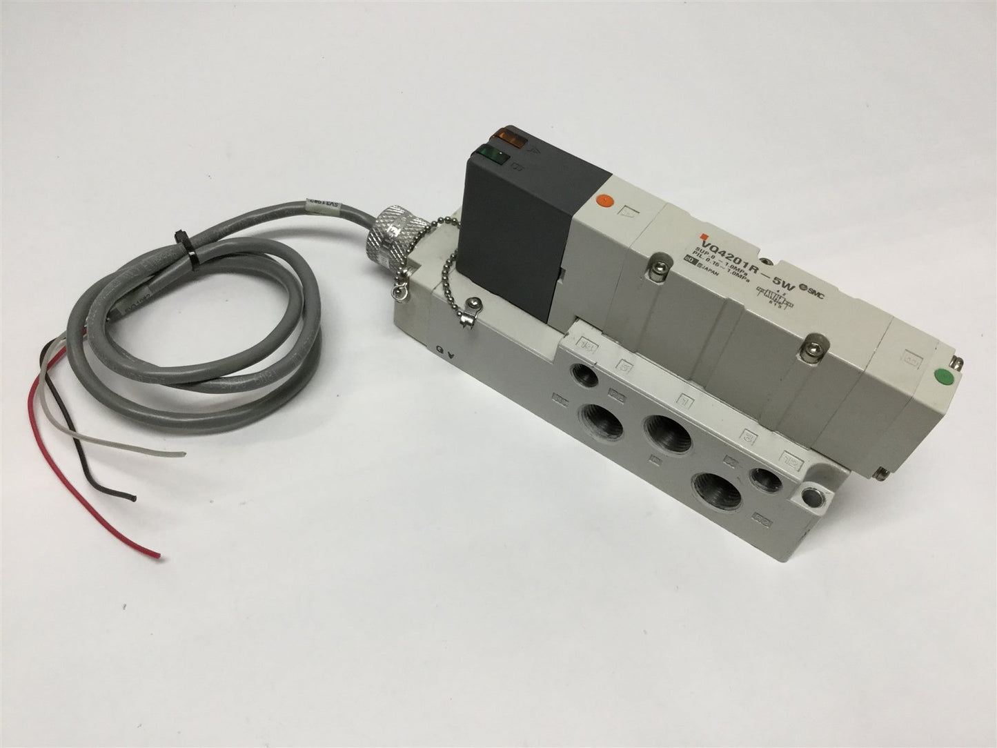 Used SMC VQ4201R-5W Solenoid Valve, 5-Port, 2-Position Double, 24VDC w/Sub Plate
