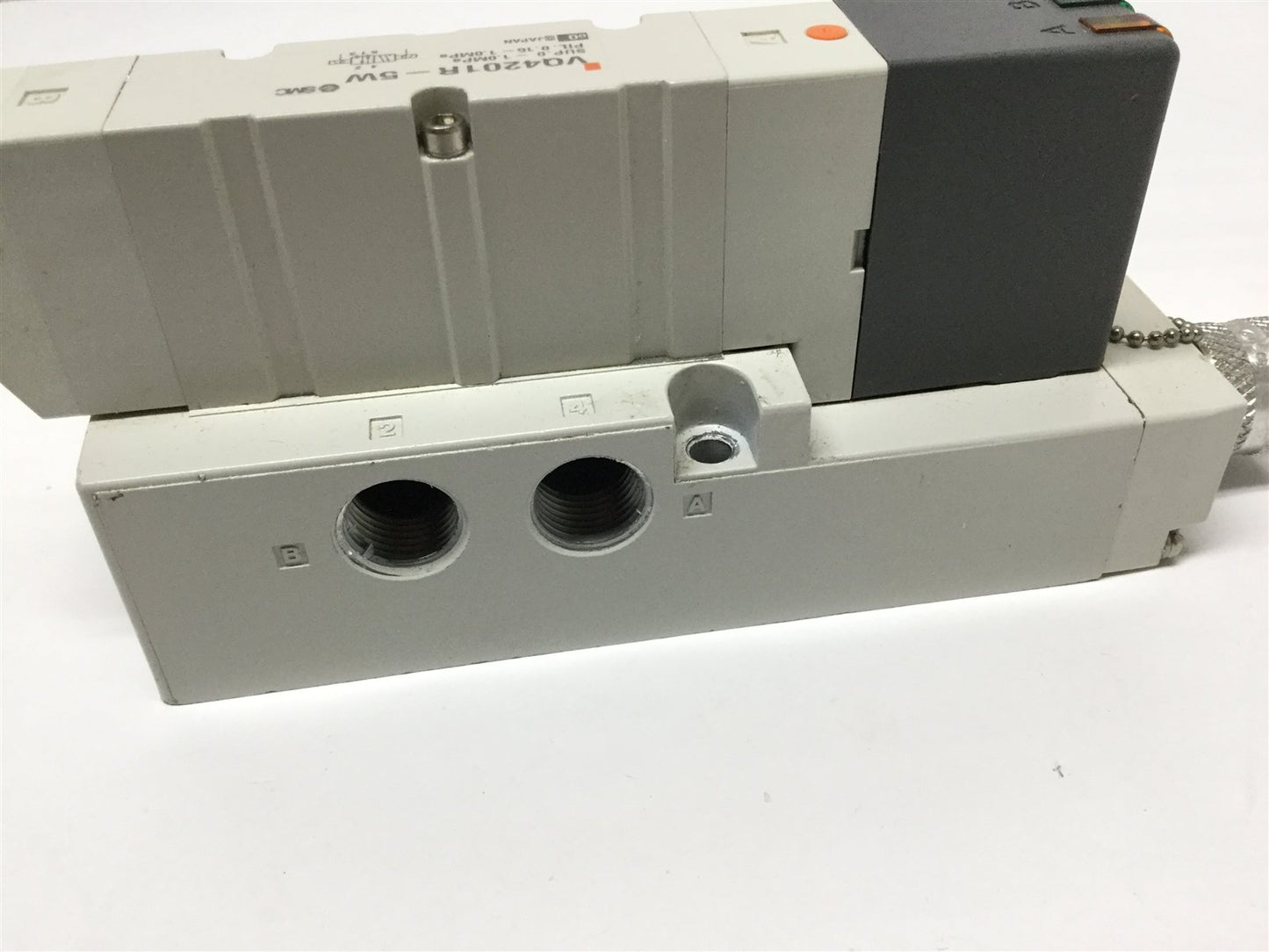 Used SMC VQ4201R-5W Solenoid Valve, 5-Port, 2-Position Double, 24VDC w/Sub Plate