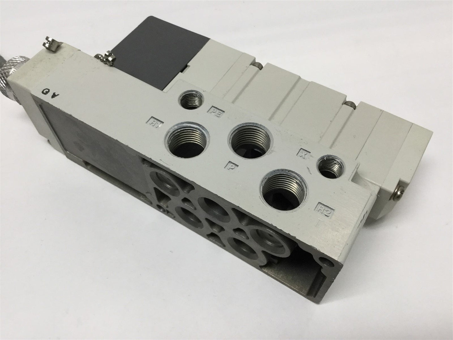 Used SMC VQ4201R-5W Solenoid Valve, 5-Port, 2-Position Double, 24VDC w/Sub Plate