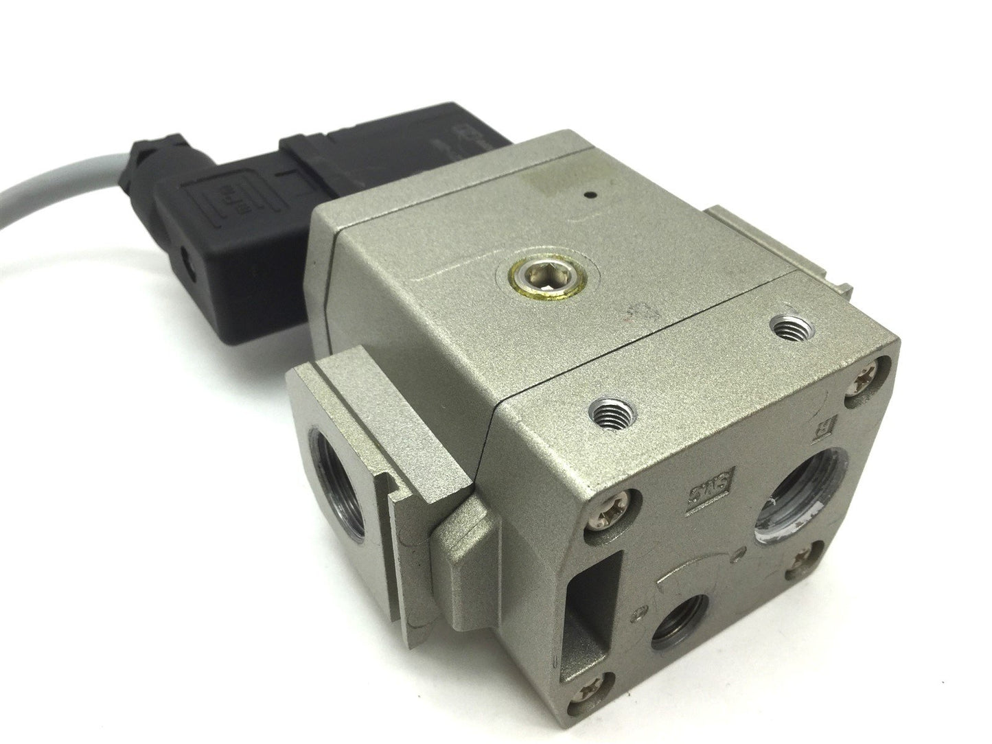 Used SMC EAV3000-F03-5YO-Q Soft Start-Up Valve European 3/8" BSPM, Voltage: 24VDC