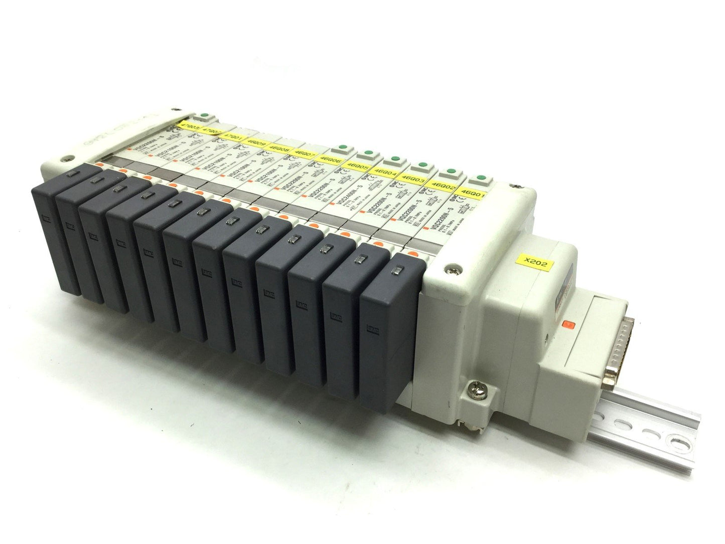Used SMC Valve Manifold 6x VQC2200N-5 5x VQC2100N-5 VQC2400N-5 Solenoid Valves 24VDC