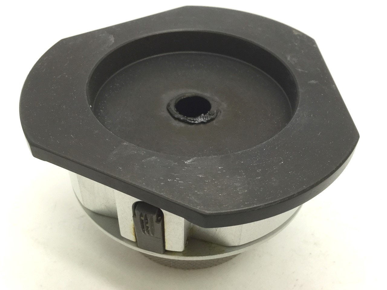 Used 3 Point Chuck for Tape Application, Outer Diameter: 76mm, Bore: 10mm