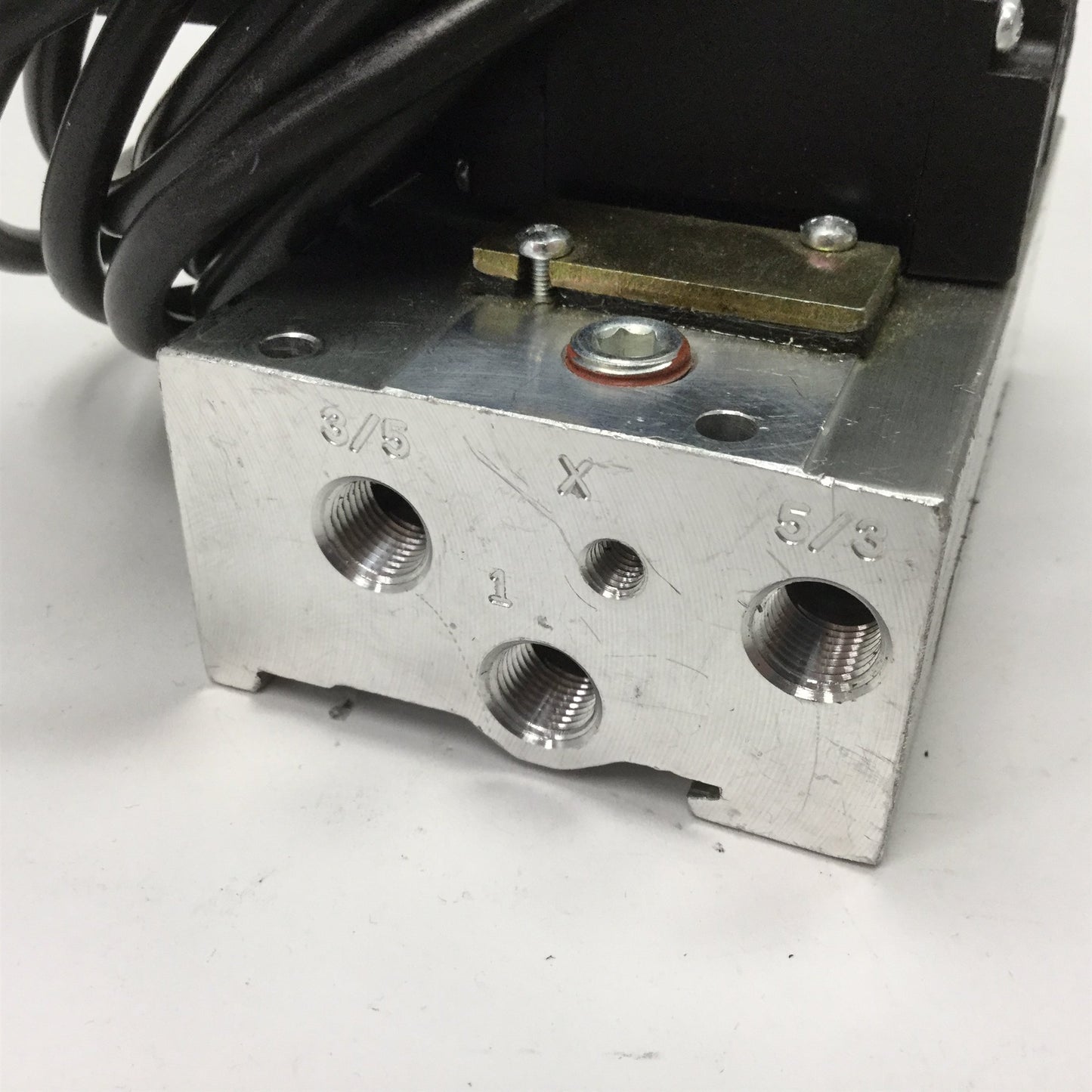 Used Lot of 3 Parker B2EVXB553C Solenoid Valves, 2-Position 5-Port, Pressure: 150psi