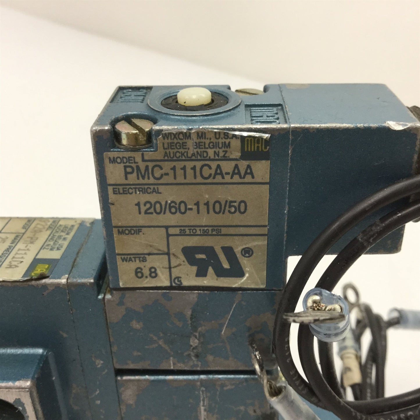 Used MAC 922A-PM-111CA Solenoid Valve, 2-Position 4-Port, Two PMC-111CA-AA Solenoids