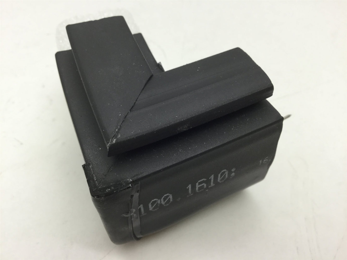 New Lot of 2 Allen Bradley 440F-A0074S Presence Sensing Safedge 90° Corner Connector