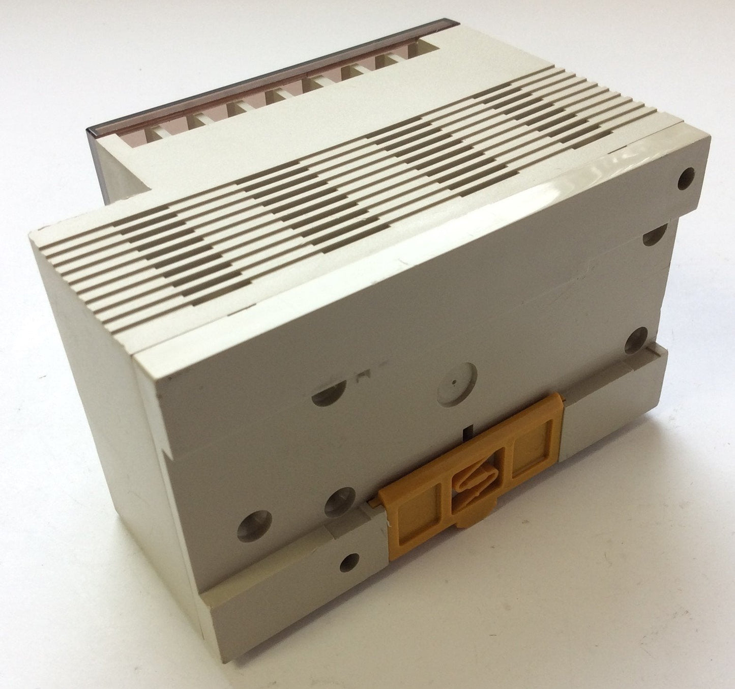 Used Omron V600-CD1D-V3 Identification System Controller Input: 24VDC 10mA DIN Mount