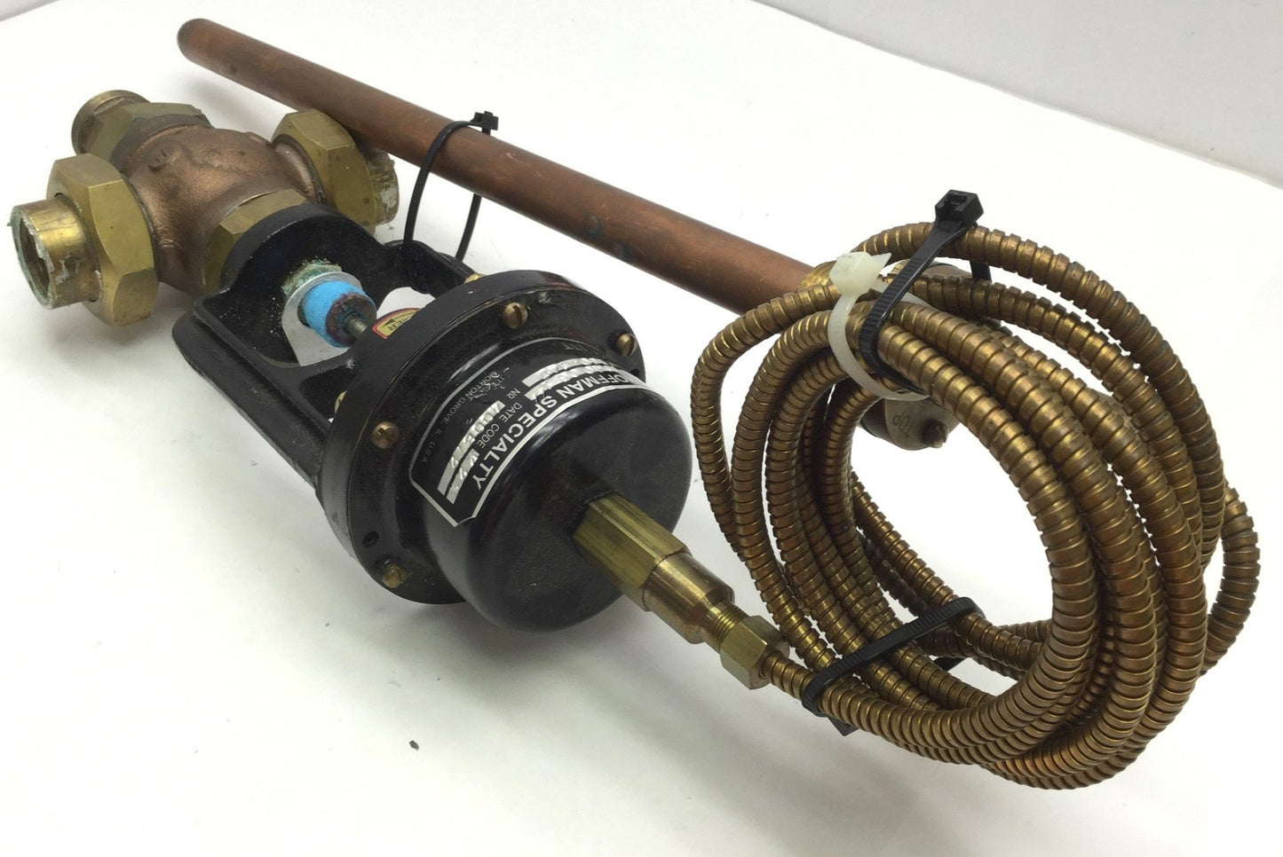 Used Hoffman 1140-06 Thermostatic Temperature Regulator, Ports: 1" NPT Range: 100-140