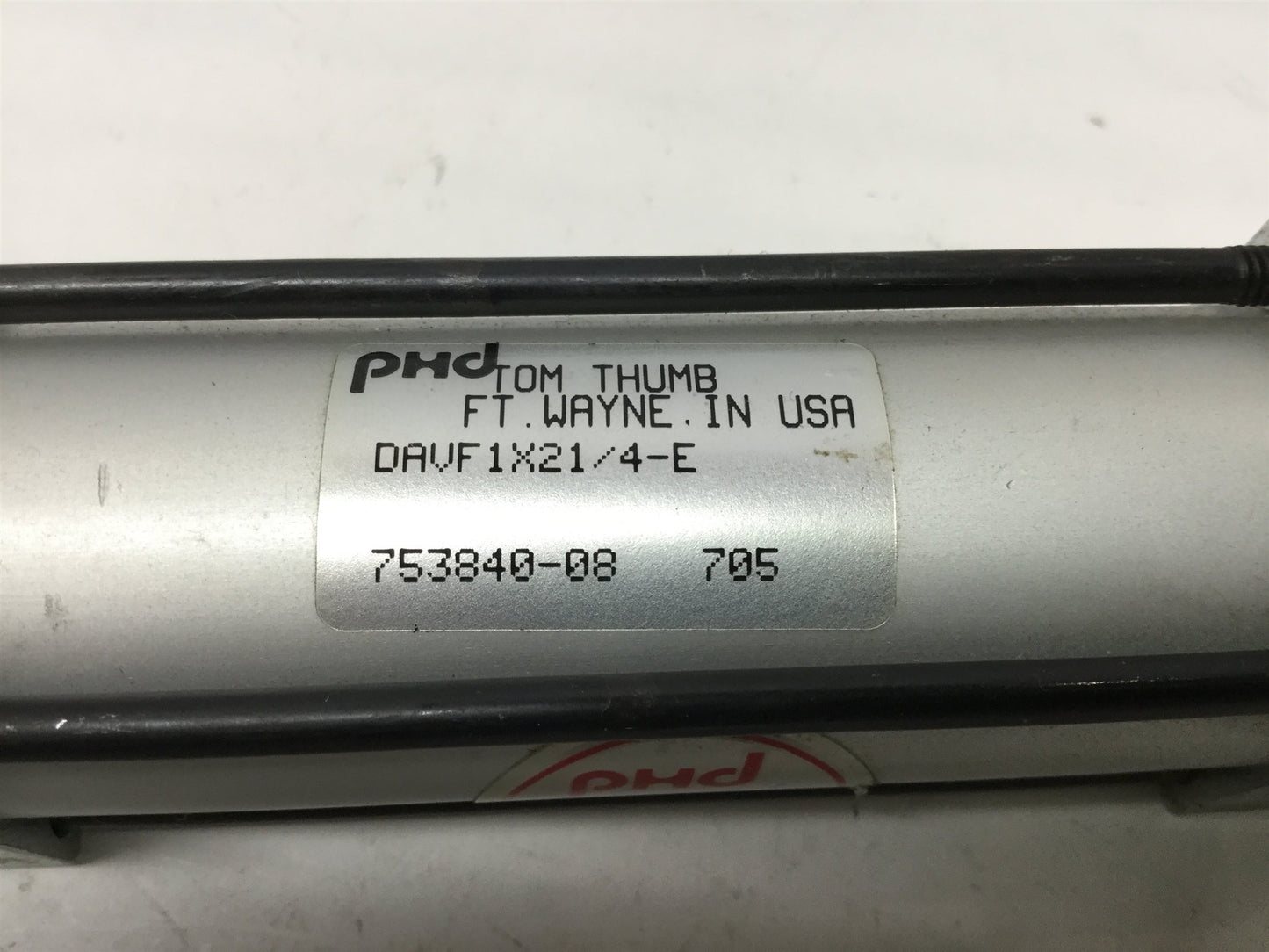 New – Open box PHD DAVF1X21/4-E Pneumatic Double Rod Cylinder, 1" Bore, 2-1/4" Stroke, 1/8"NPT