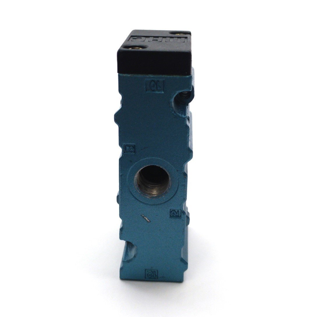 Used MAC 52A-11-A0A-DM-DDAA-1BA 3-Way Spool Valve, 20-120PSI, 1/8"NPT * No Solenoid*