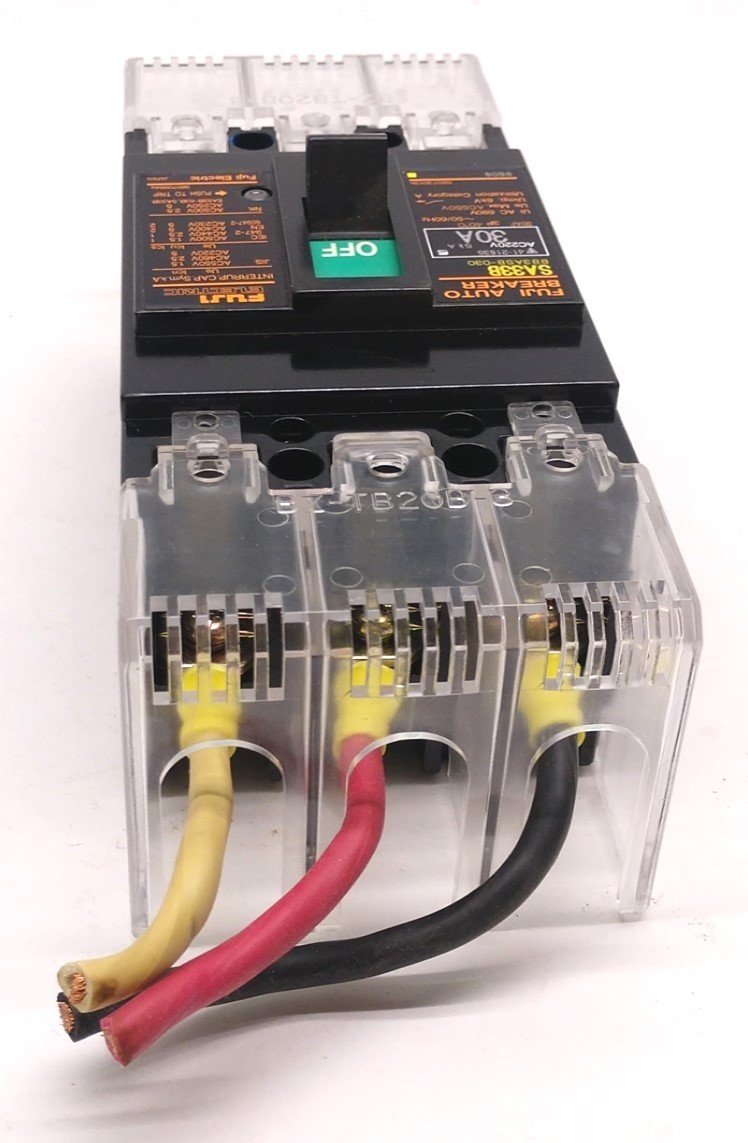 Used Fuji SA33B Auto Breaker, Current Rating: 30A, Voltage Rating: 550VAC, 3-Pole