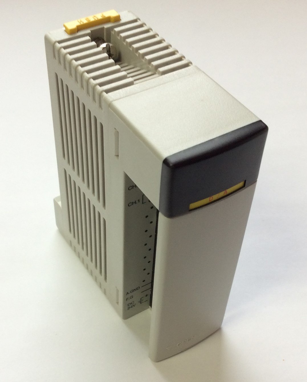 Used Cutler Hammer D32LTAOM210V PLC Analog Output Module, 2 Channel, 0-10V