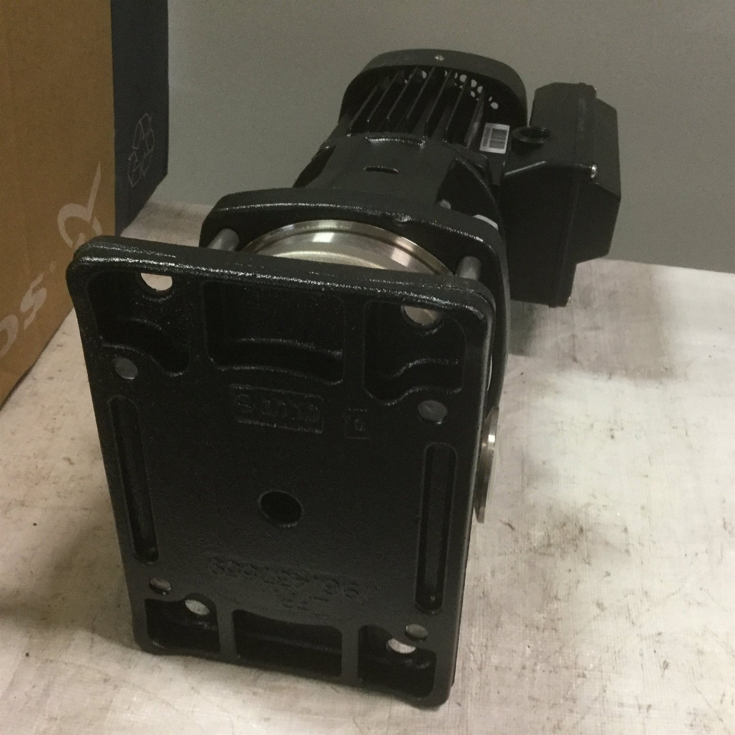 New – Open box Grundfos CRN1-2 A-CX-G-E-HQQE Stainless Centrifugal Pump & Motor .37kW 230V 50HZ
