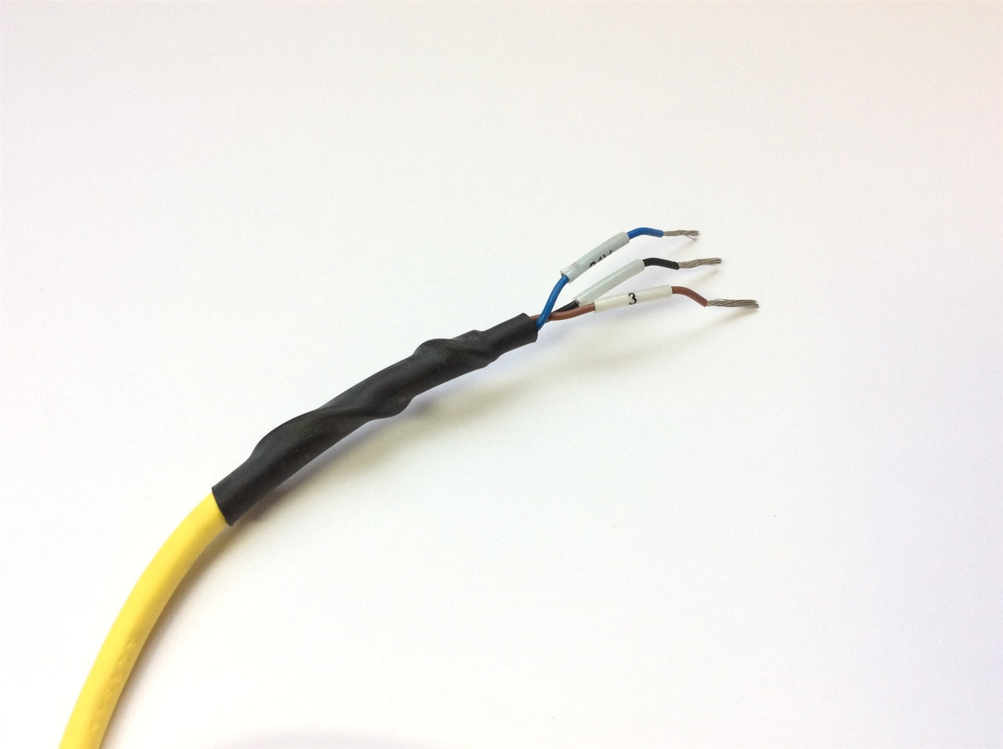 New – Open box Lot of 3 Mencom MDC-4FP-5M-R Cordset M12 to Flying Leads, Female 90° 300V, 15 FT