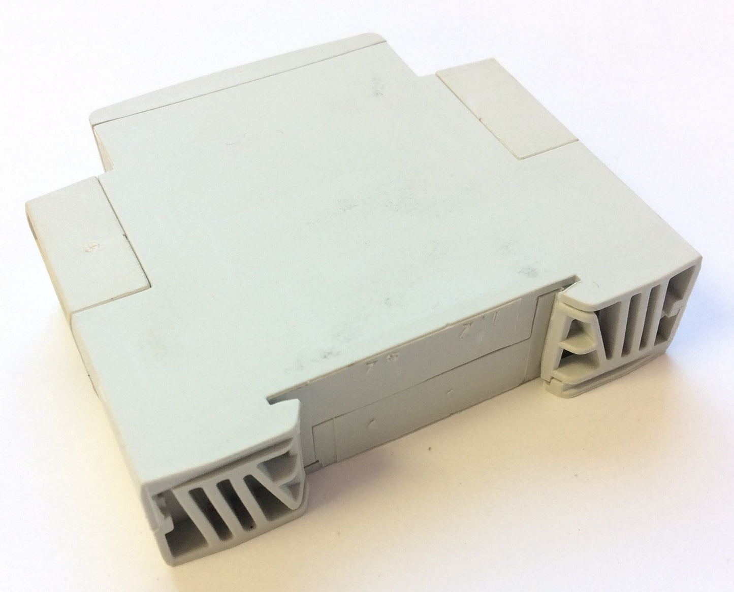 New – Open box ABB CT-AHD.12 Time Relay Off-Delay Voltage: 24-240VAC 24-48VDC, Time: 0.05s-100h