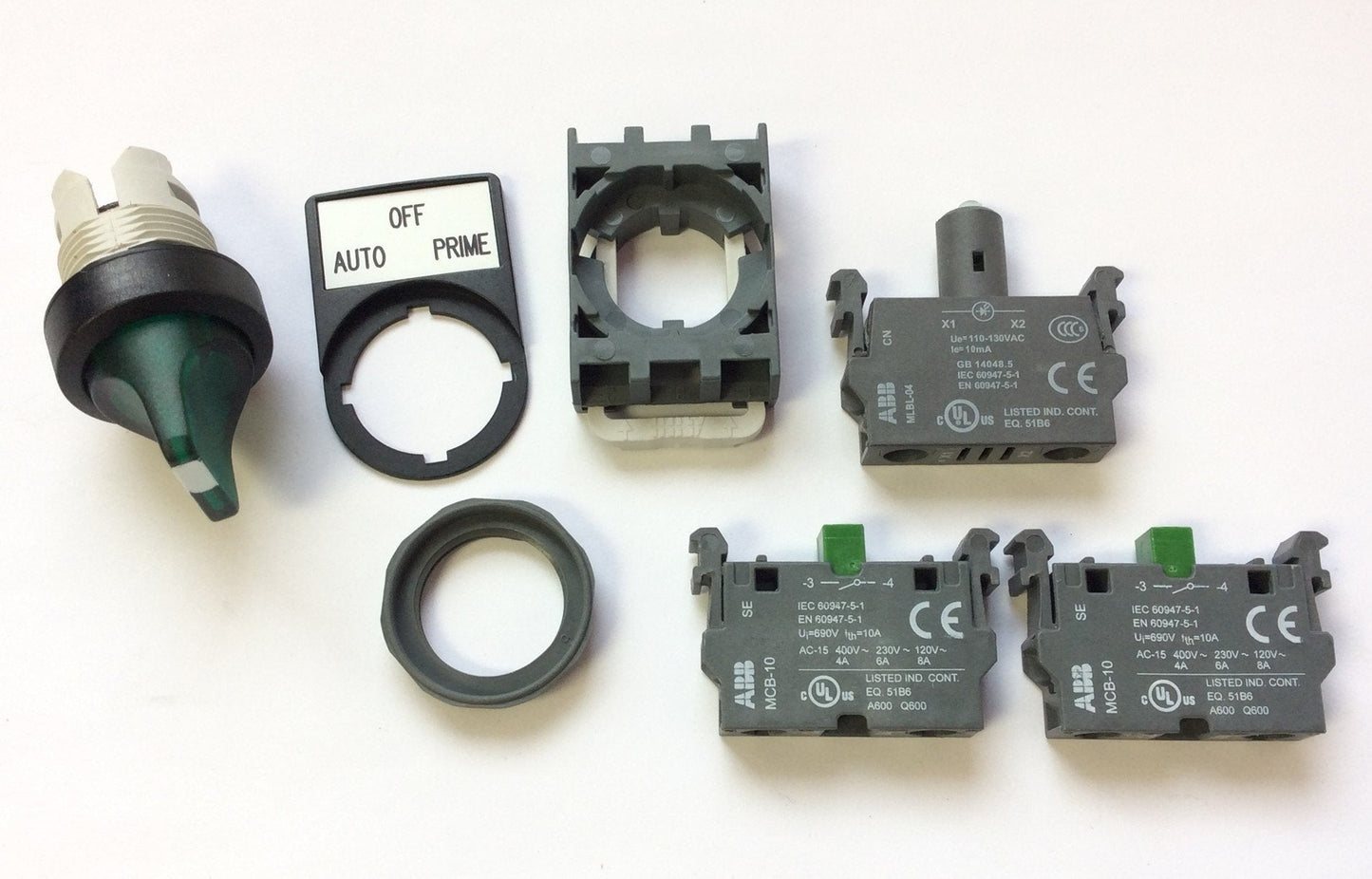 New – Open box Lot of 2 ABB LED Illuminated Selector Switch 3-Pos Maintained/Momentary, Green