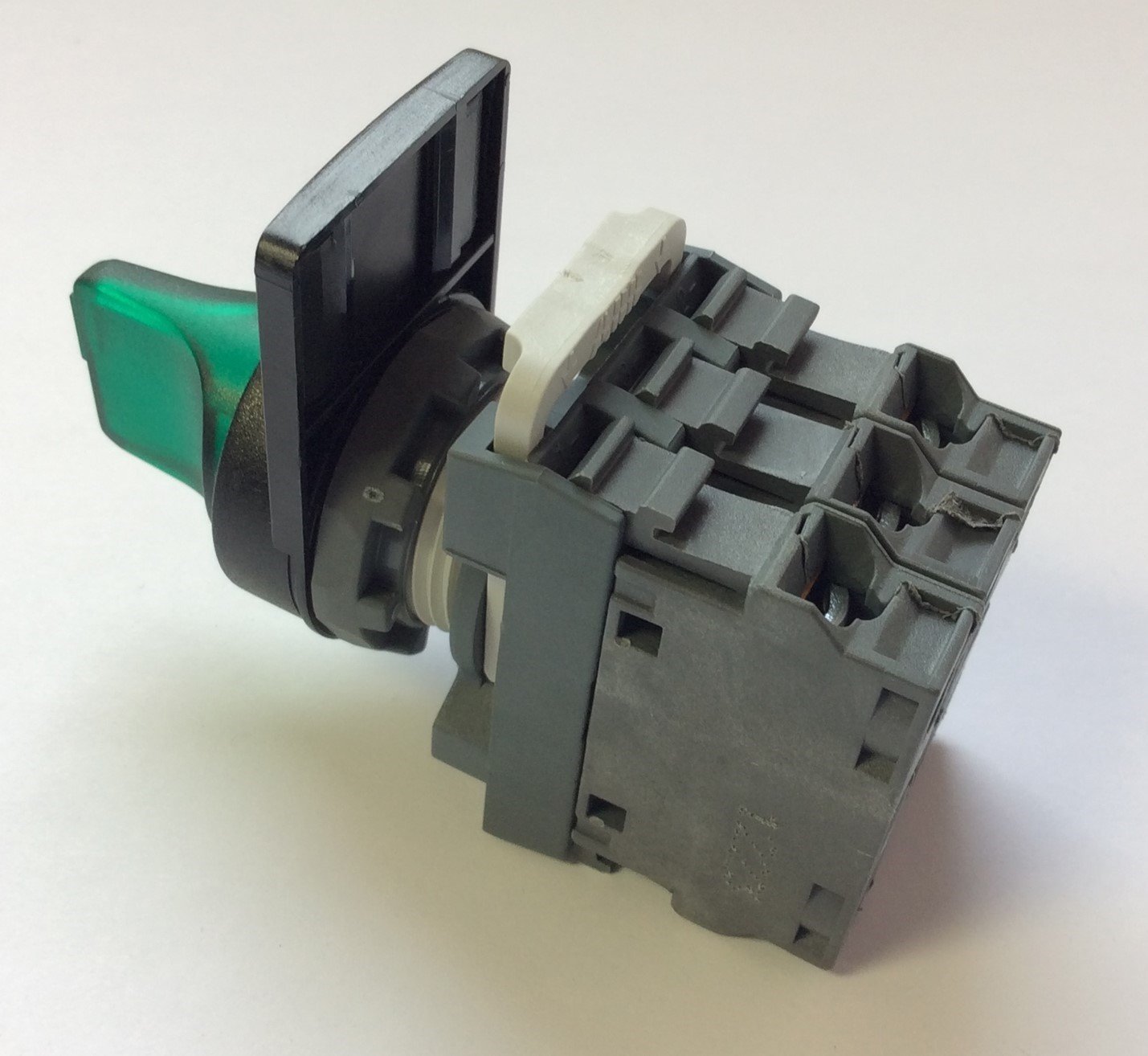 New – Open box Lot of 2 ABB LED Illuminated Selector Switch 3-Pos Maintained/Momentary, Green