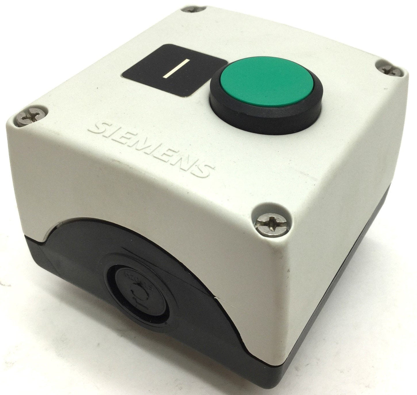 Used Siemens 3SB3 801-0DA3 Push Button Enclosure, Normally Open, Plastic, 3-6A 230V