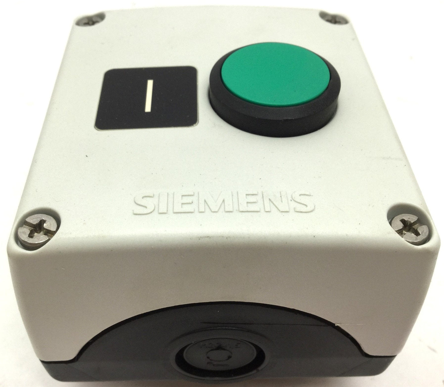 Used Siemens 3SB3 801-0DA3 Push Button Enclosure, Normally Open, Plastic, 3-6A 230V