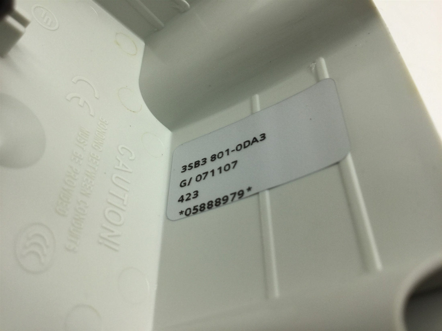 Used Siemens 3SB3 801-0DA3 Push Button Enclosure, Normally Open, Plastic, 3-6A 230V