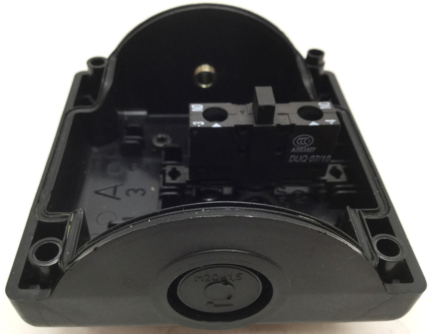 Used Siemens 3SB3 801-0DA3 Push Button Enclosure, Normally Open, Plastic, 3-6A 230V