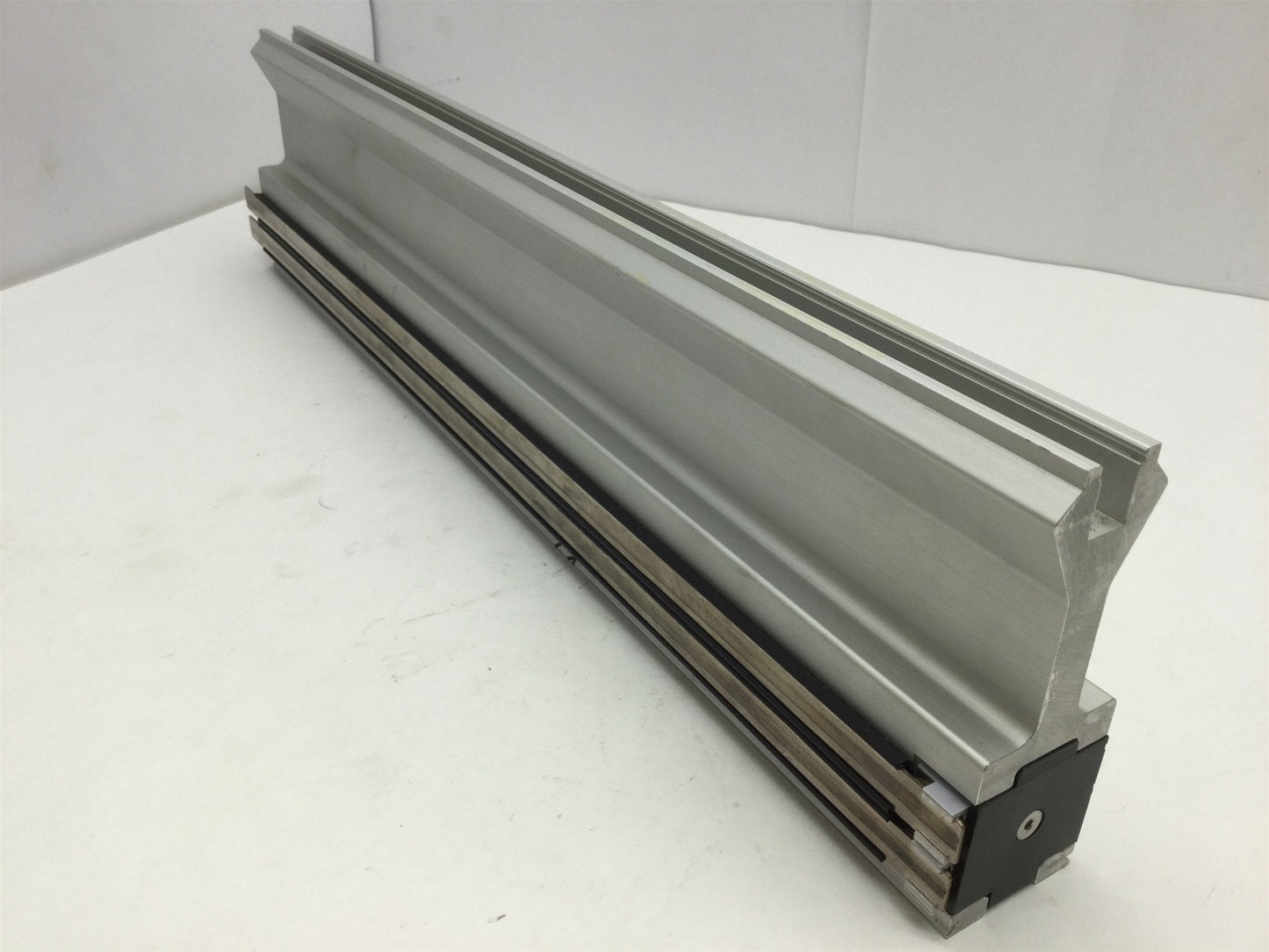Used Montech 56926-0480 Montrac Monorail System Strait Section, 480mm Trac