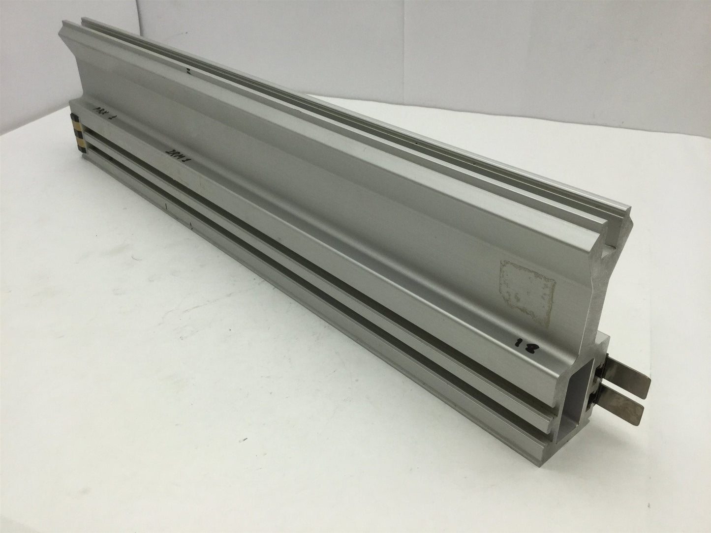 Used Montech 56926-0480 Montrac Monorail System Strait Section, 480mm Trac