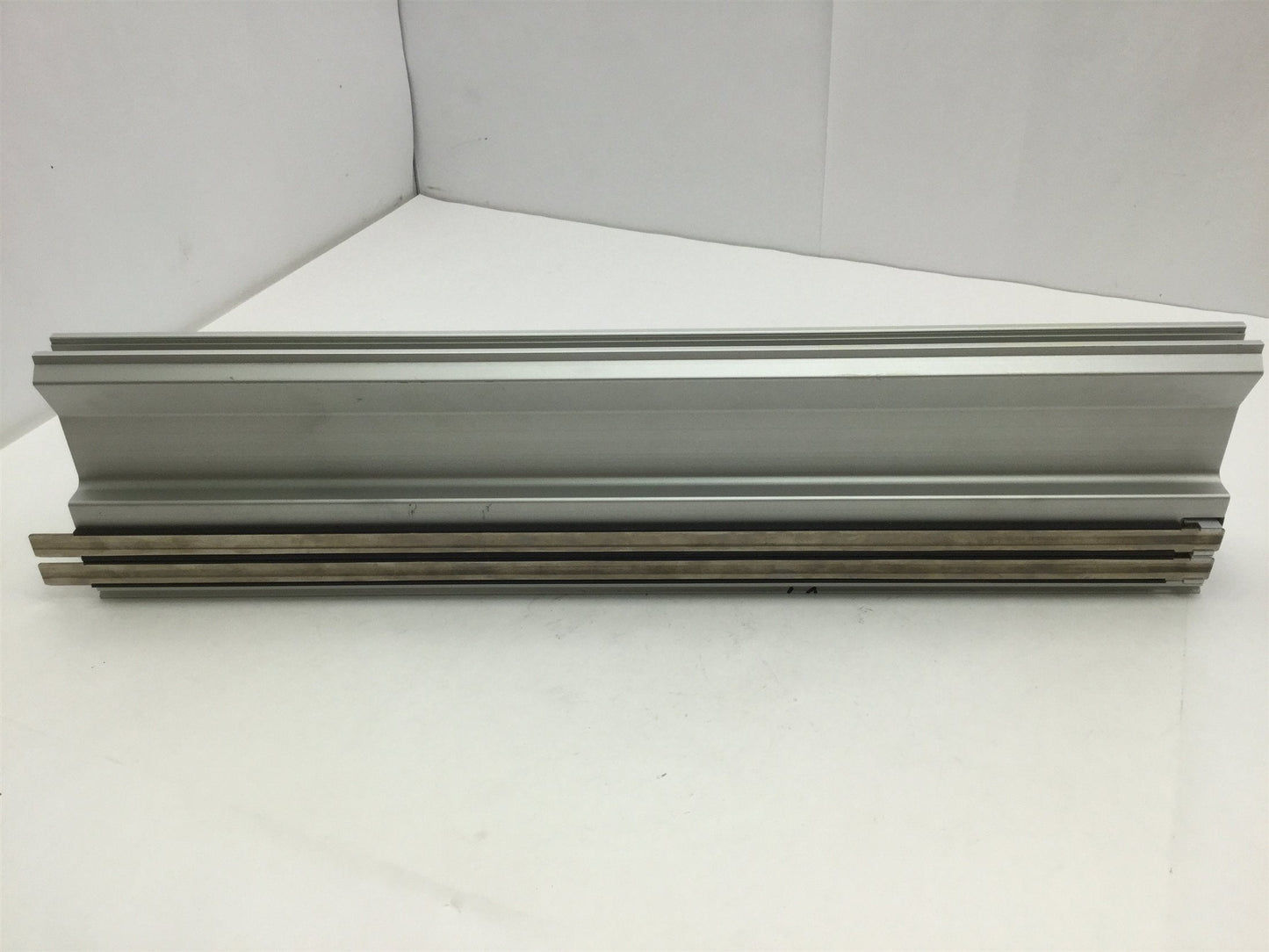 Used Montech 56926-0480 Montrac Monorail System Strait Section, 480mm Trac