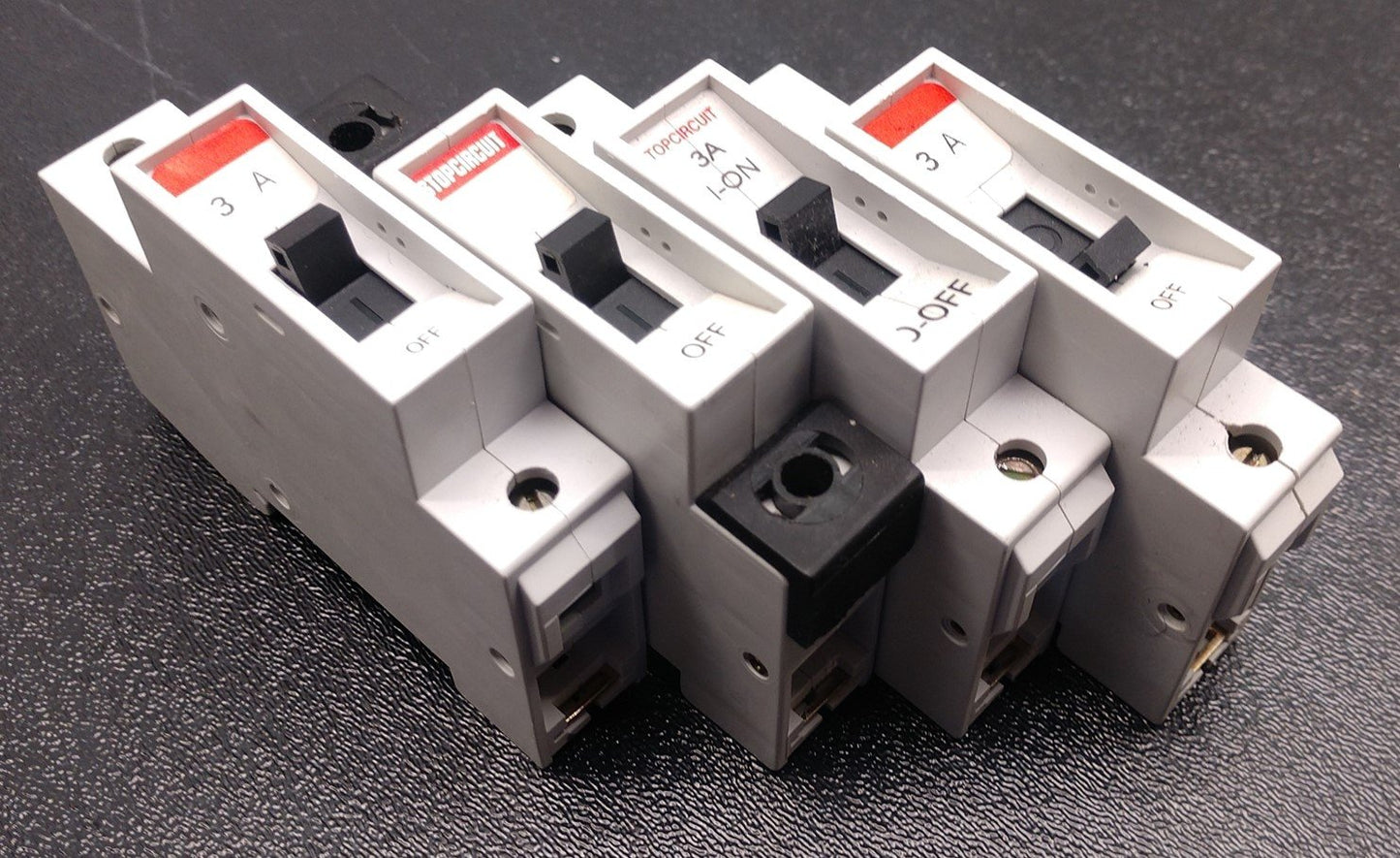Used Lot of 4 Entrelec LR88297 3 Amp 1-Pole Circuit Breaker UL 3-240VAC CSA 3A-250VAC