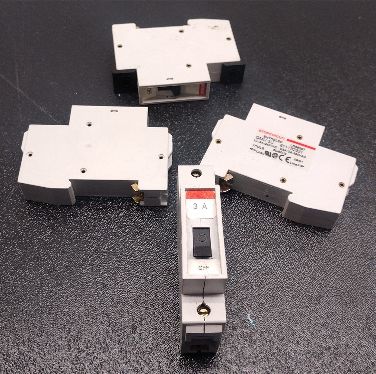 Used Lot of 4 Entrelec LR88297 3 Amp 1-Pole Circuit Breaker UL 3-240VAC CSA 3A-250VAC
