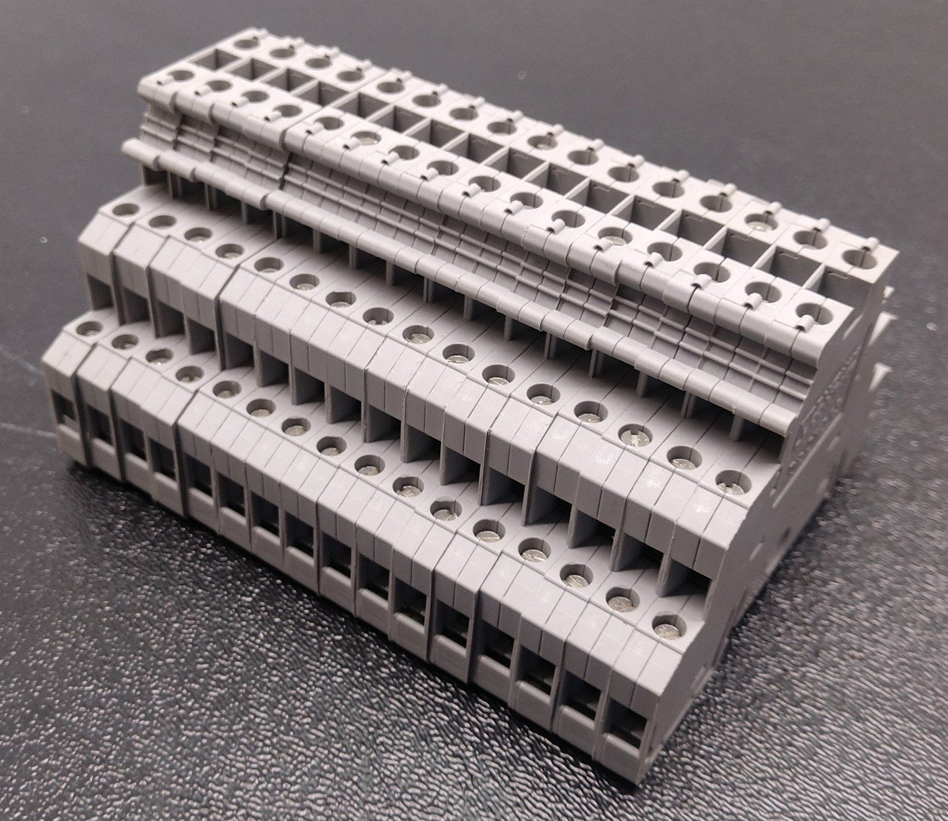 Used Lot of 16 Phoenix Contact Typ DIK 1,5 Terminal Blocks 300V 15A, 28-14 AWG