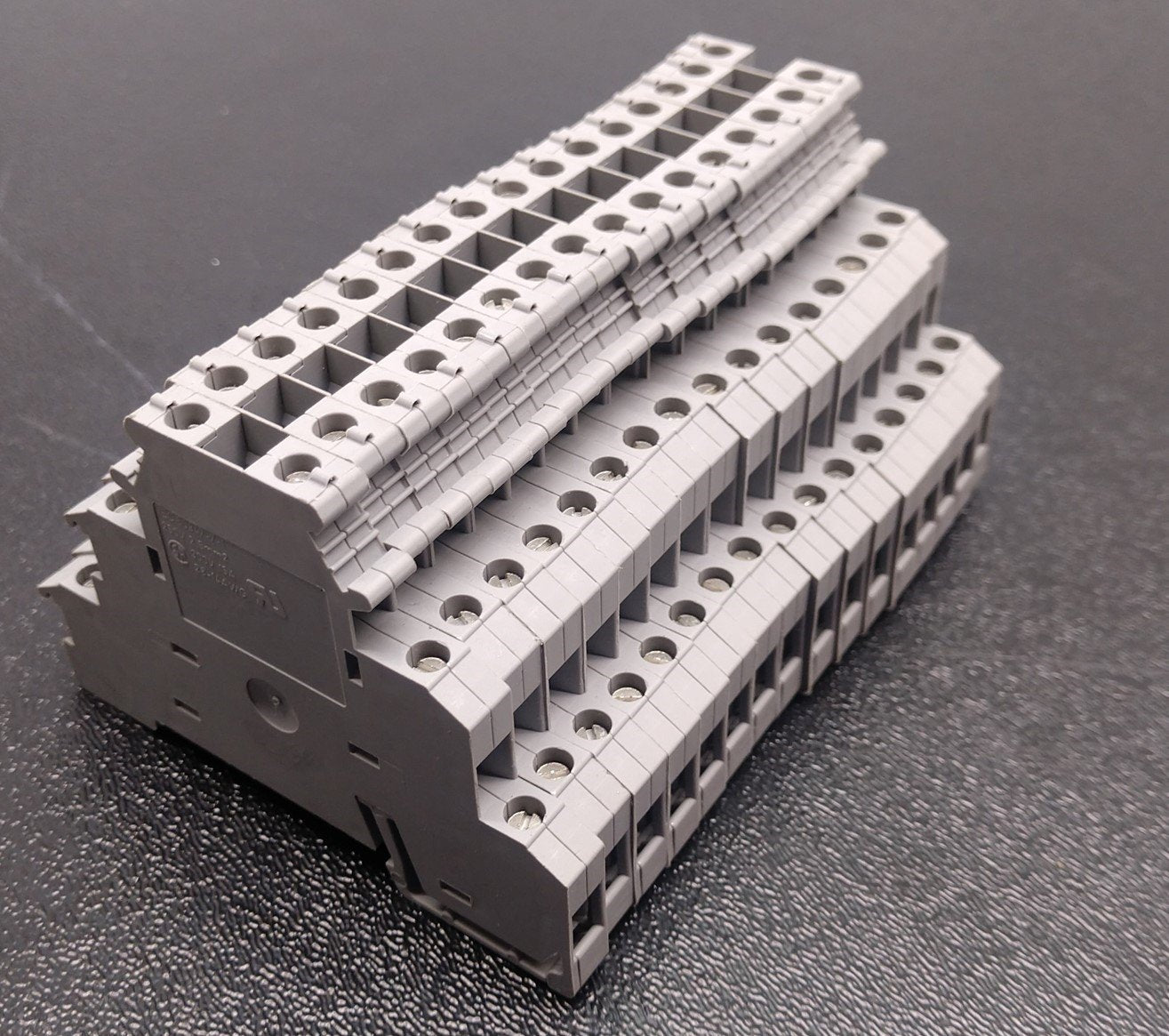 Used Lot of 16 Phoenix Contact Typ DIK 1,5 Terminal Blocks 300V 15A, 28-14 AWG