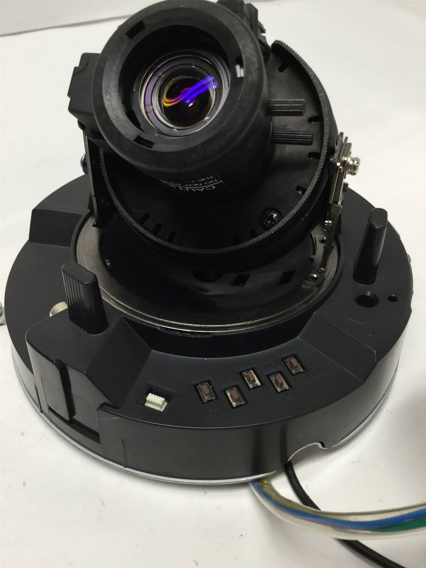 Used Pelco IS21-DWSV8F Camclosure Color CCTV Day/Night Dome Camera *Broken Clips*