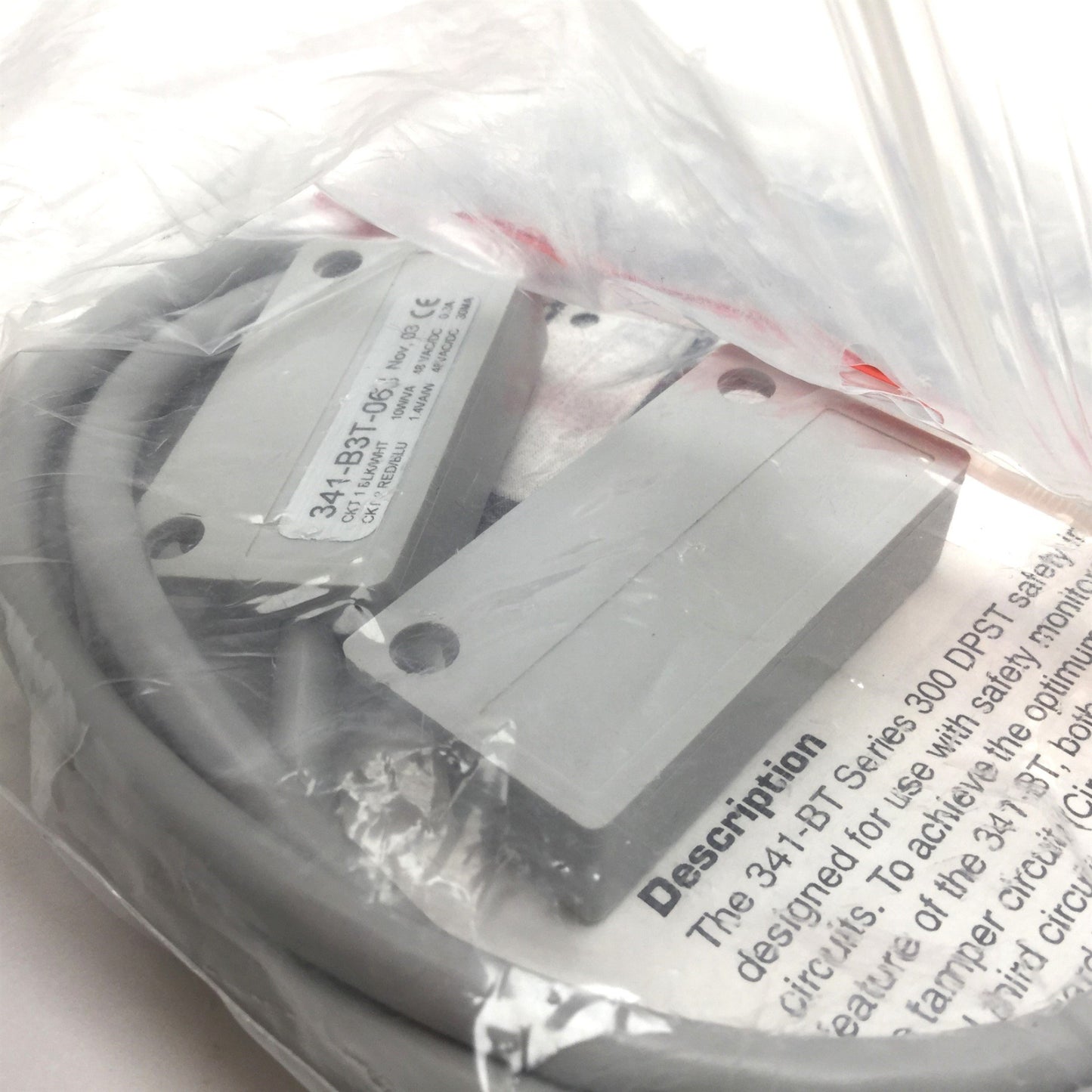 New Sentrol 341-B3T-06J GuardSwitch Safety Interlock Switch, TPST, 2x N/O 1x N/C