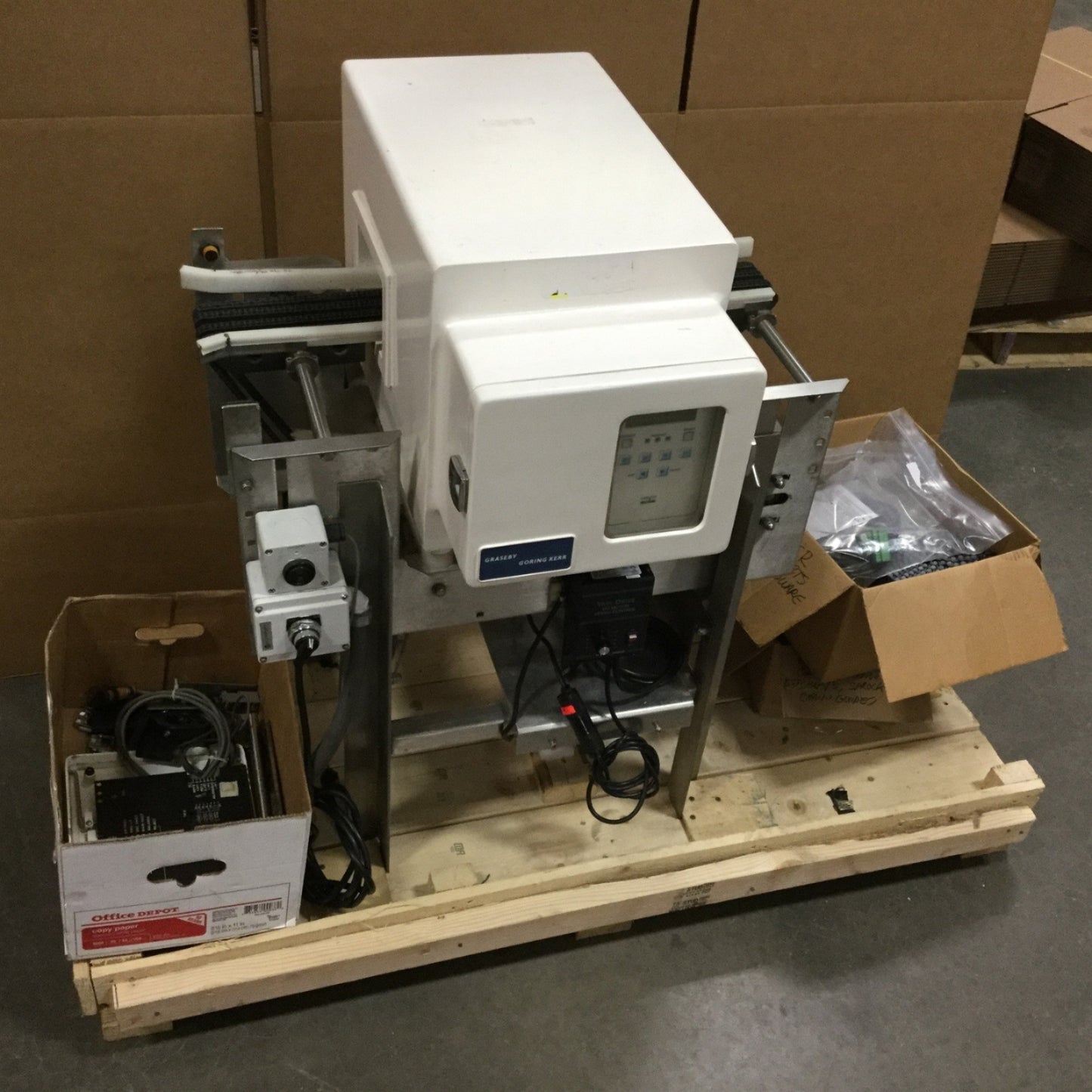 Used Goring Kerr DSP1 Metal Detector, Opening: 6" x 4", Conveyor Length: 29"