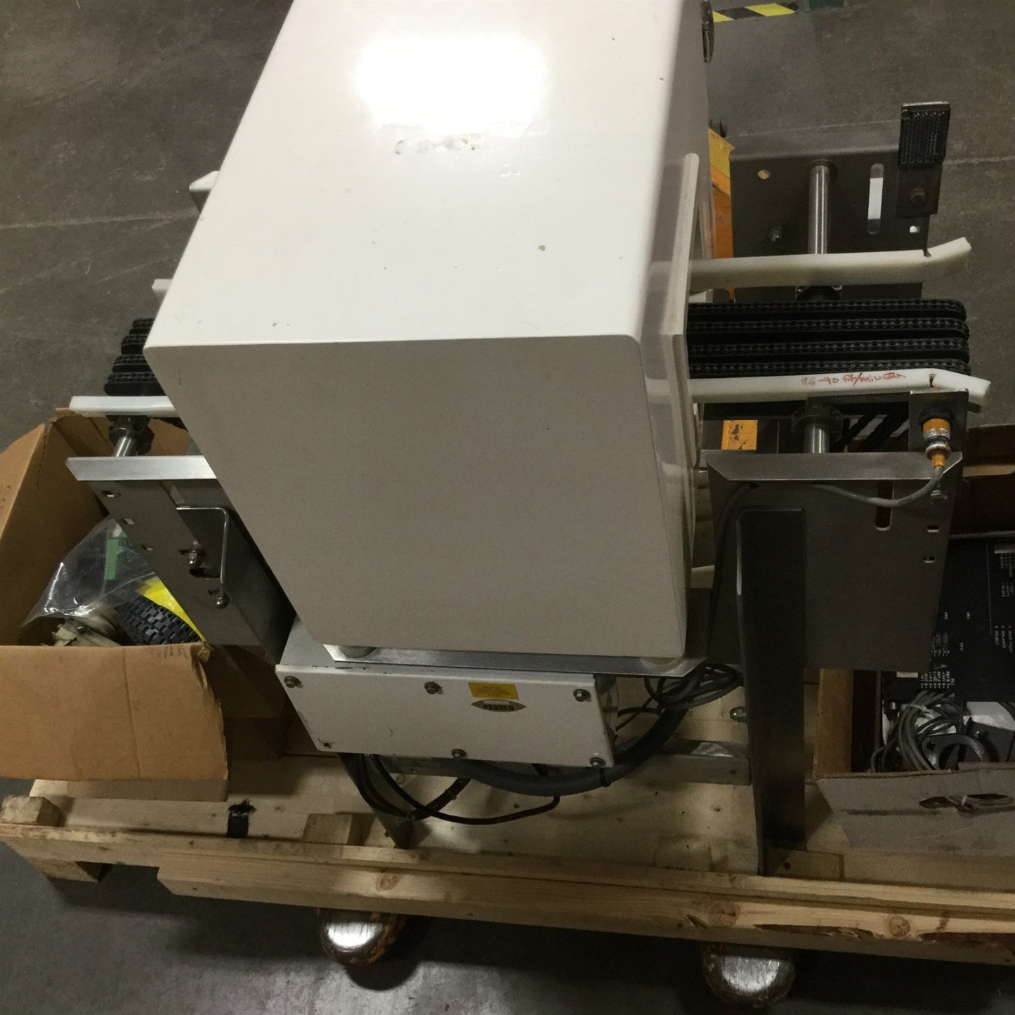 Used Goring Kerr DSP1 Metal Detector, Opening: 6" x 4", Conveyor Length: 29"