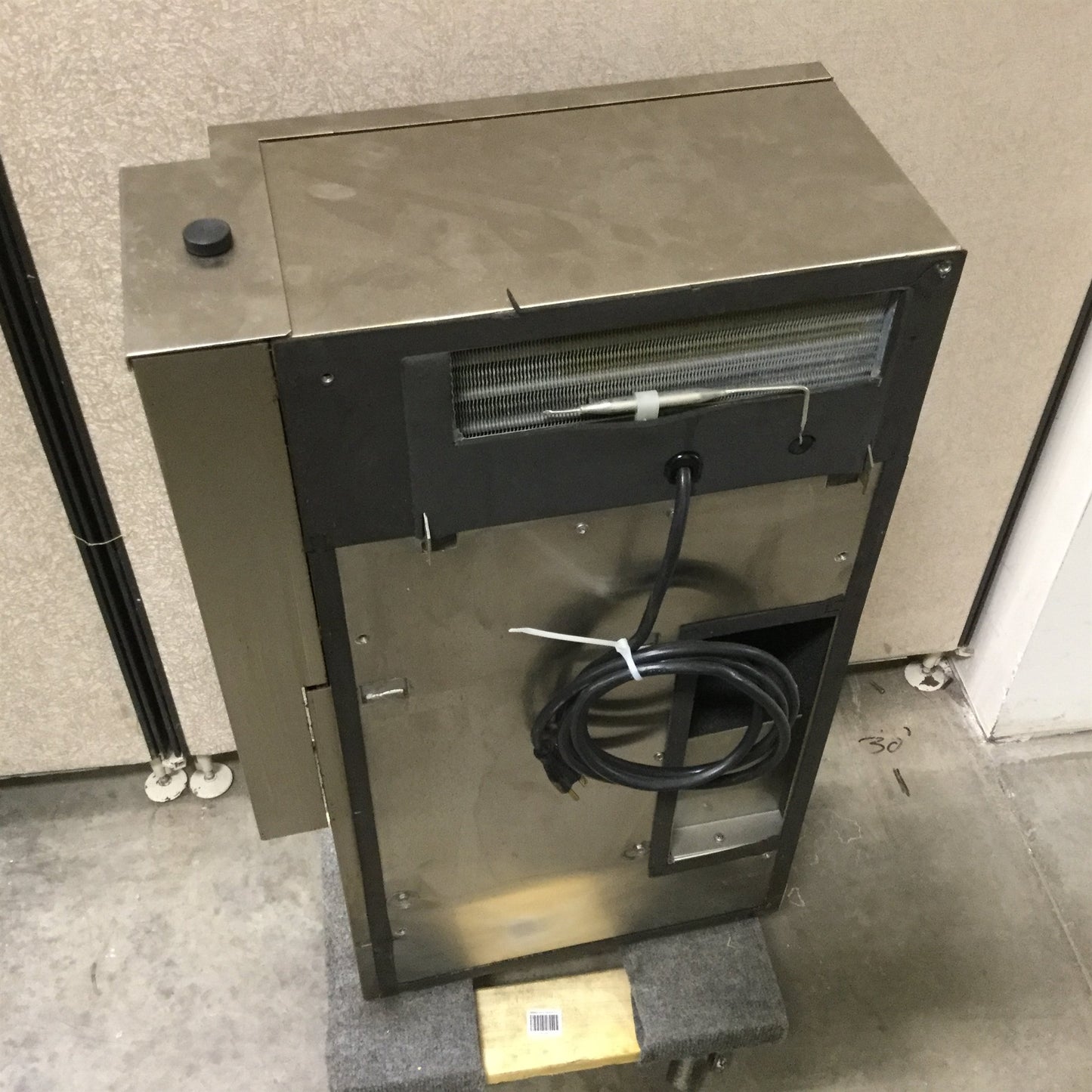 Used McLean CR29-0216-G036H Air Conditioner, Voltage: 115VAC, 2000 / 2200 BTU