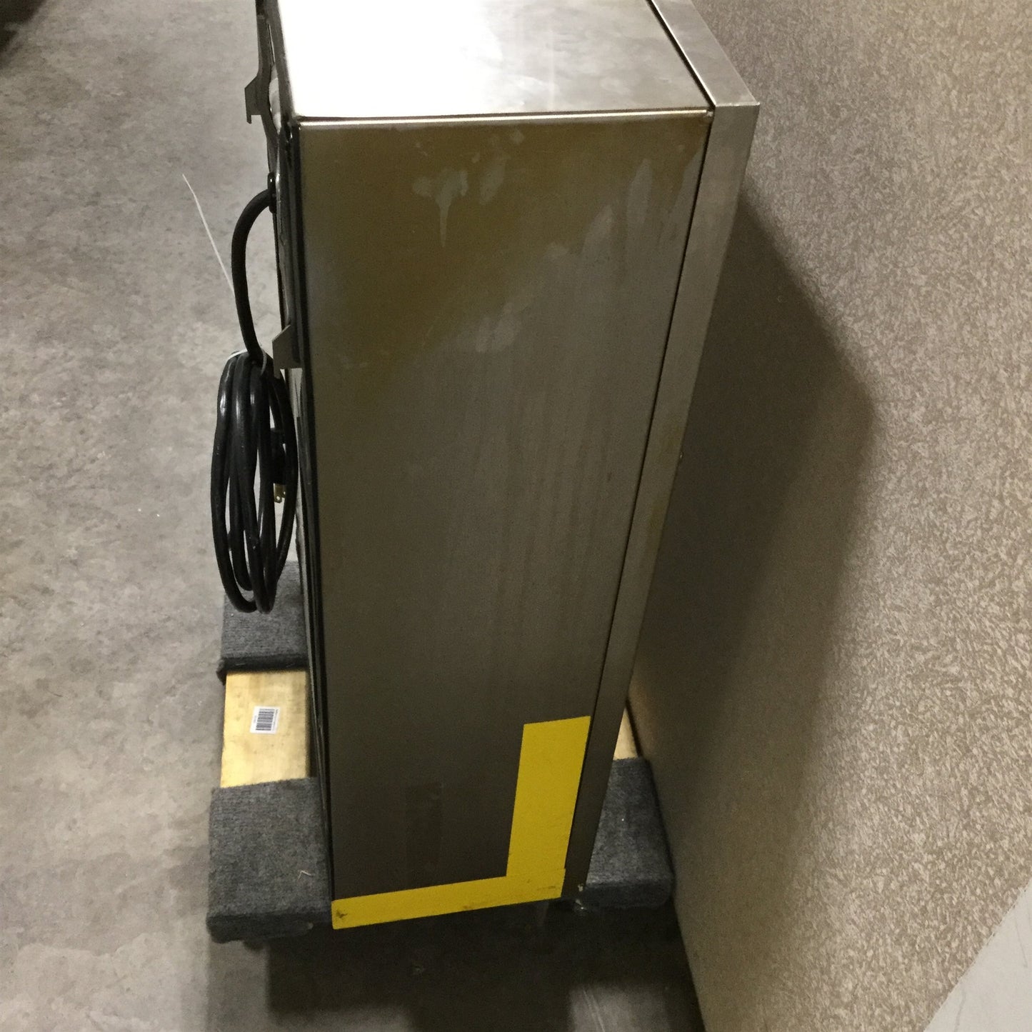 Used McLean CR29-0216-G036H Air Conditioner, Voltage: 115VAC, 2000 / 2200 BTU