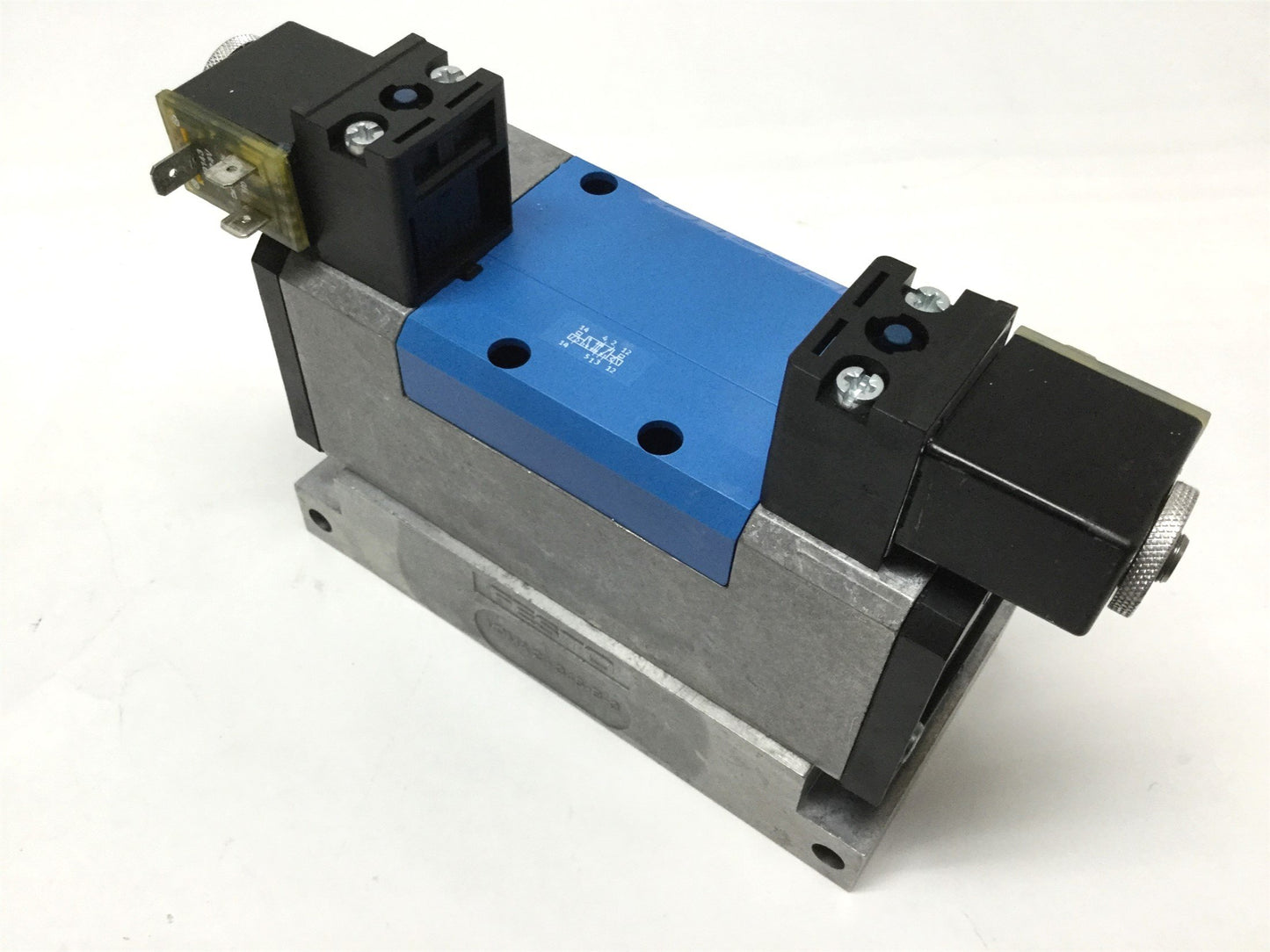 Used Festo JMFH-5/2-D-3-S-C Bistable Solenoid Directional Control Valve, 24VDC Coils