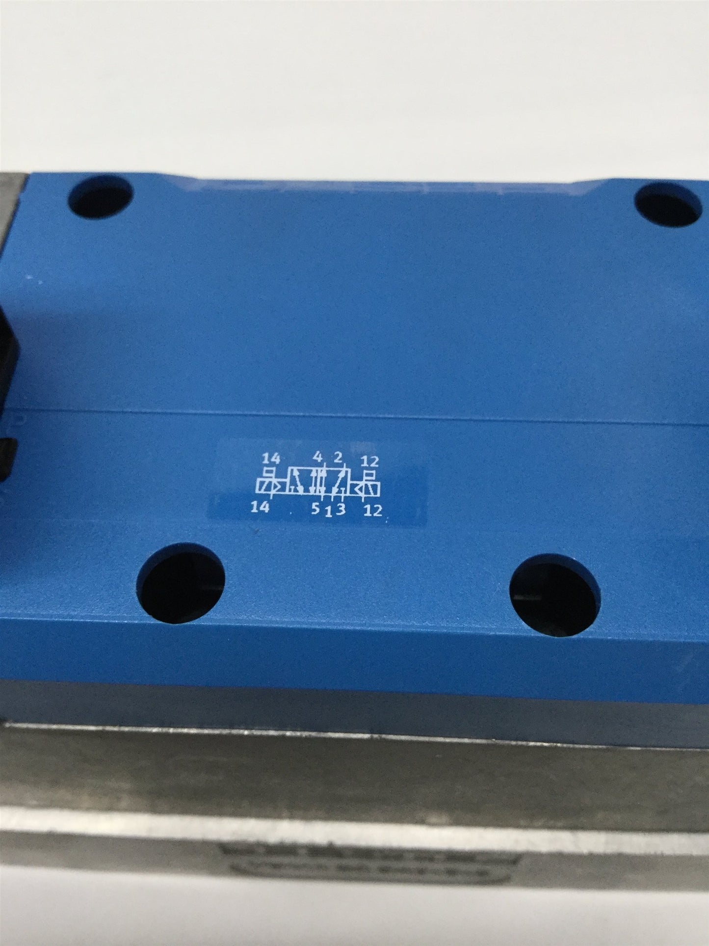 Used Festo JMFH-5/2-D-3-S-C Bistable Solenoid Directional Control Valve, 24VDC Coils