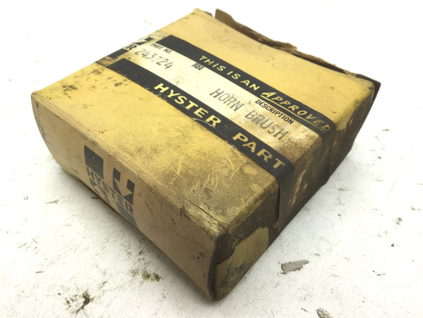 New Hyster 243724 Horn Brush