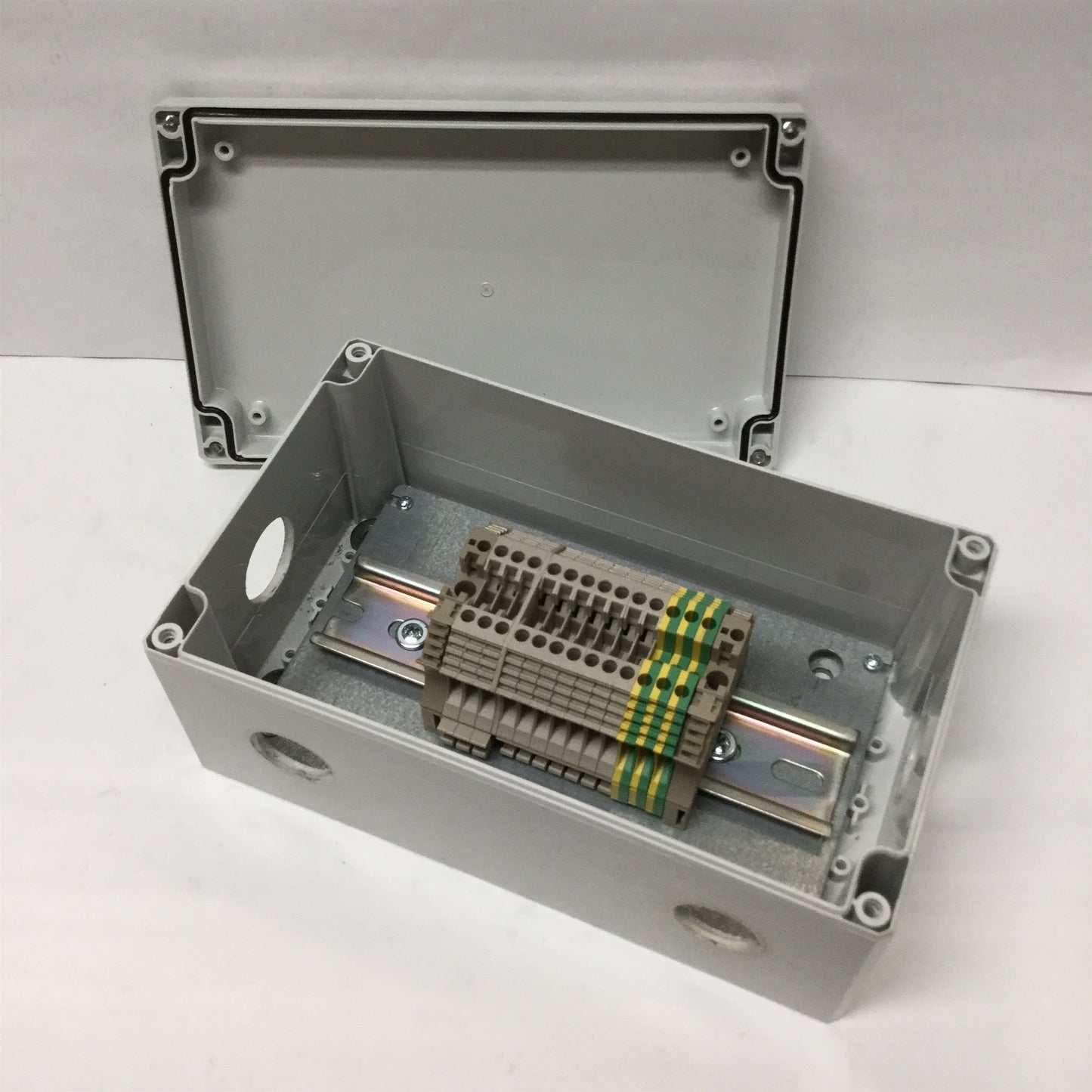 Used Hoffman Q20129PCD Plastic Pushbutton Enclosure Box 200 x 120 x 85mm *Holes